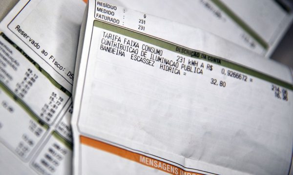 Aneel mantém bandeira vermelha patamar 1 para o mês de novembro