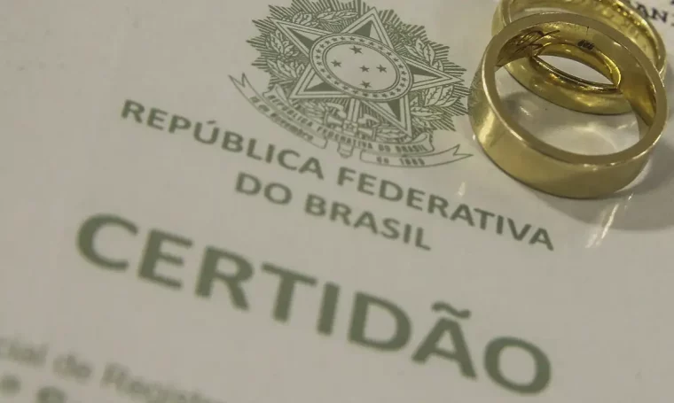 Uniões consensuais superam casamentos formais no país pela primeira vez, aponta Censo 2022