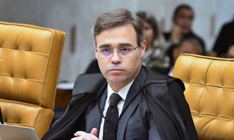 André Mendonça confirma que se encontrou com Vorcaro “uma única vez”
