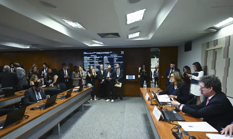 Comissão do Congresso aprova fim do imposto de 20% sobre compras internacionais de até US$ 50