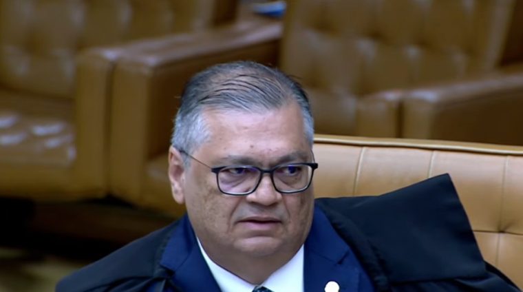 STF interrompe julgamento após bate-boca entre ministros; Dino pede vista do caso Moraes-Vorcaro